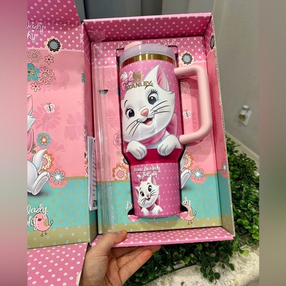 Customized Stanley Pink Disney Marie - Picture 2 of 5